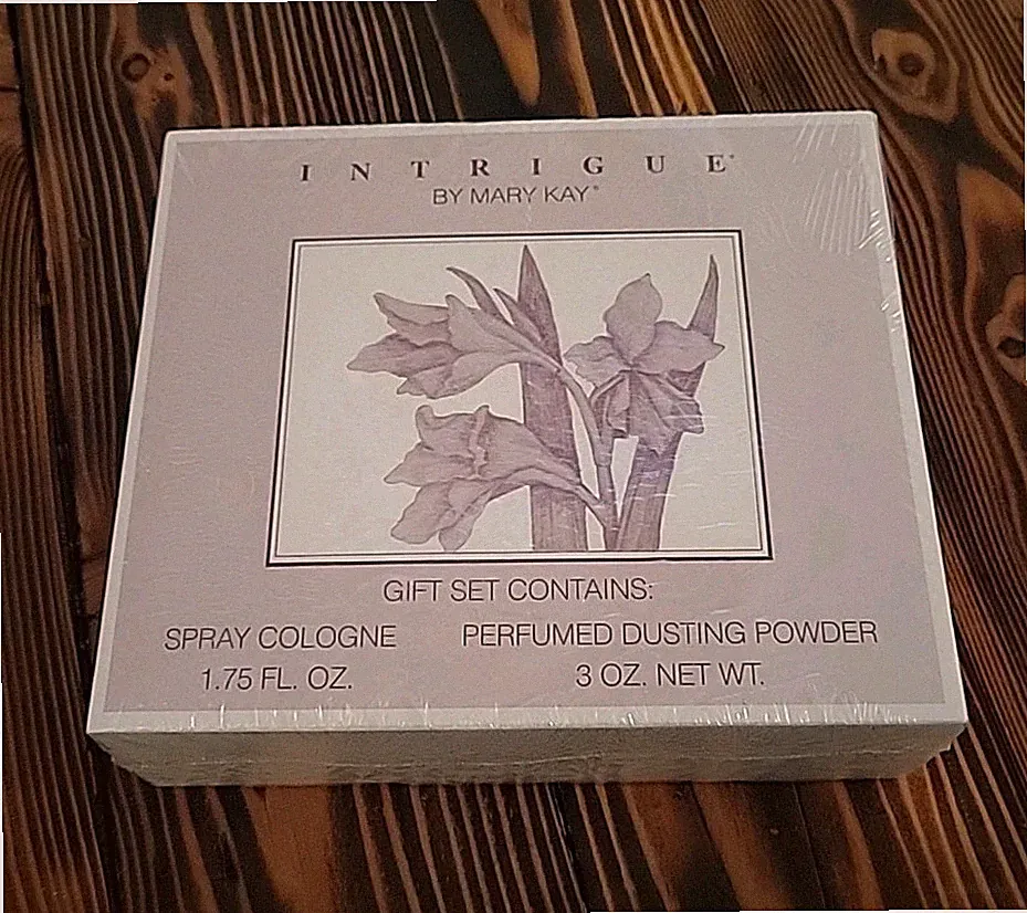 Vintage Mary Kay ☆INTRIGUE☆ Set 1.75oz Fragrance & 3oz Dusting Powder《SEALED》